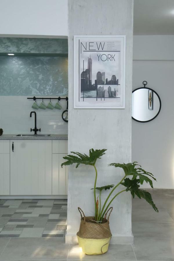 Artichoke Boutique Appartement Haifa Buitenkant foto