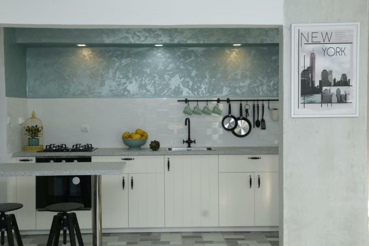 Artichoke Boutique Appartement Haifa Buitenkant foto